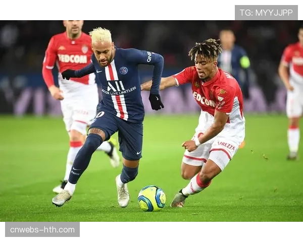 巴黎圣日耳曼赛前训练课重点演练混合防守体系,以应对摩纳哥前锋线冲击 巴黎圣日耳曼赛前训练课重点演练混合防守体系,以应对摩纳哥前锋线冲击